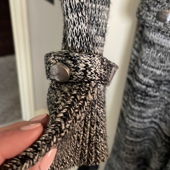 Gorgeous WHBM long sweater - Picture 2 of 5